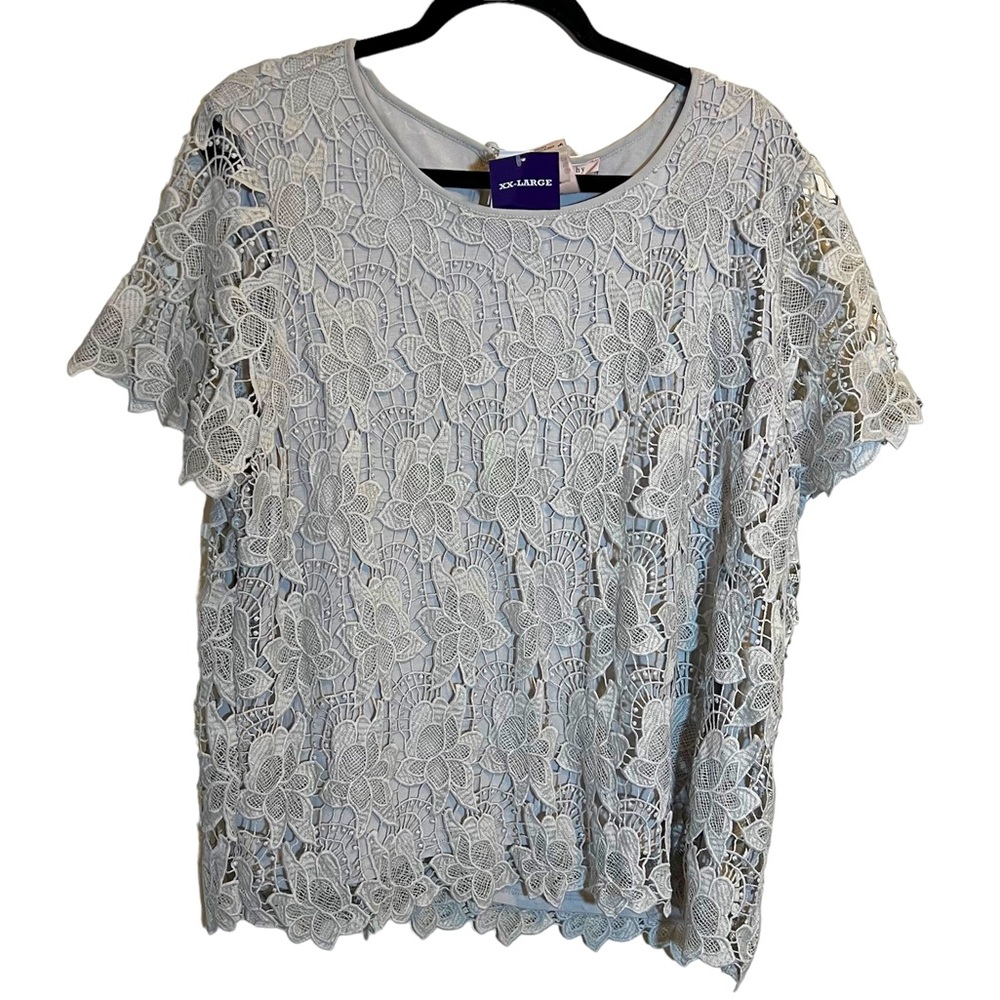 Sold.  Philosophy Womens Top Size XXL Vapor Gray Crochet Lined Floral Overlay